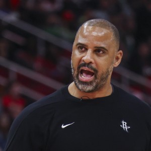 乌度卡：进攻起伏主要是因为投篮 投篮回归正常自然进攻会提升